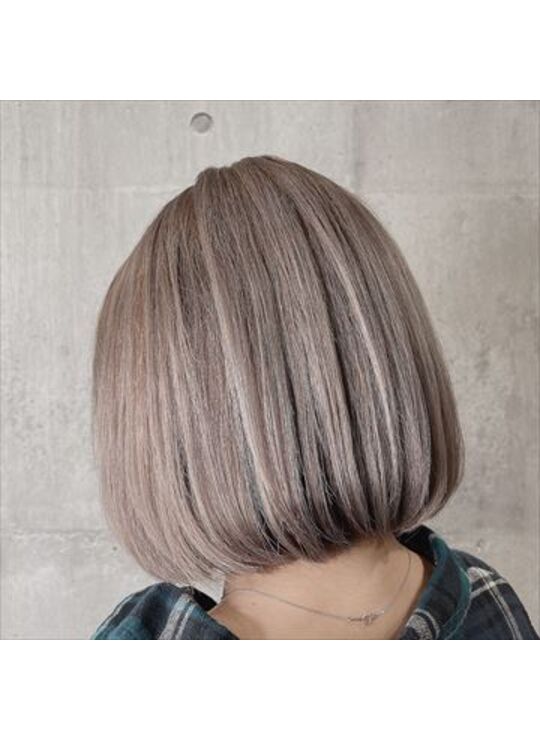 ショートホワイトベージュ